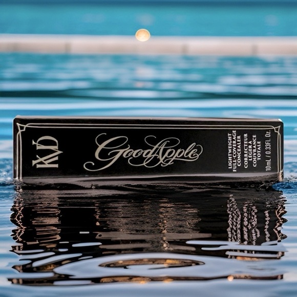 Kat Von D Other - KatVon D’s Good Apple Lightweight           Full Coverage Concealer - 131 Medium